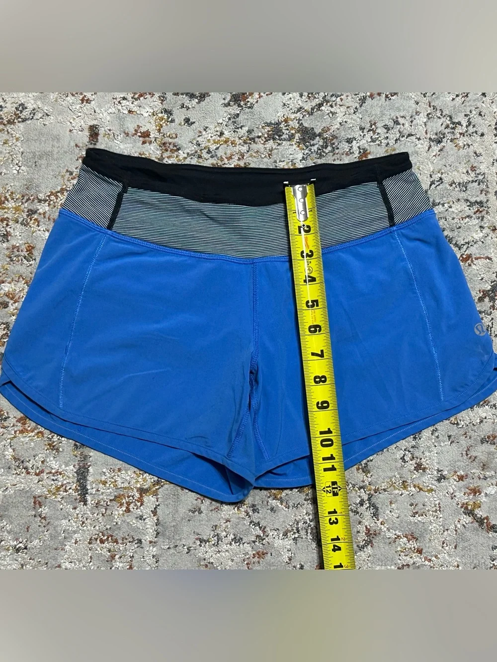 Lululemon Turbo Run shorts in Porcelain Blue size 2